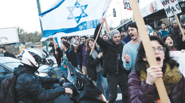 הפגנה נגד גירוש המסתננים (צילום: תומר נויברג, פלאש 90)