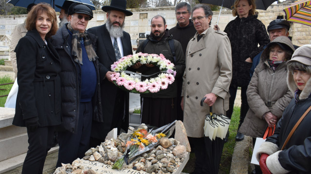 סמוך לקברו של אוסקר שינדלר (צילום: לימוד fsu)