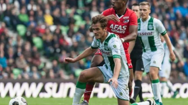 הבלם ההולנדי  אטיין ריינן (צילום: כרונינגן, האתר הרשמי)