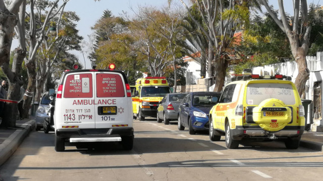 האזור בו אותרה הגופה בקריית עקרון (צילום: תיעוד מבצעי מד"א)