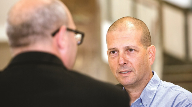 גיא ניר (צילום: יונתן זינדל, פלאש 90)