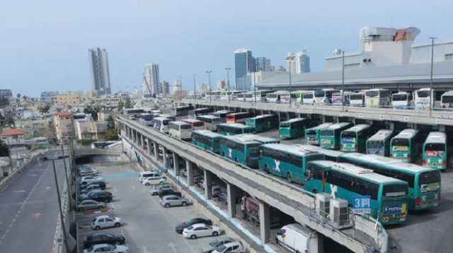 התחנה המרכזית בתל אביב (צילום: אבשלום ששוני)