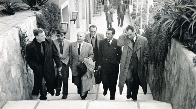 עזריאל קרליבך ועורכי מעריב (צילום: פוטו בירנפלד)