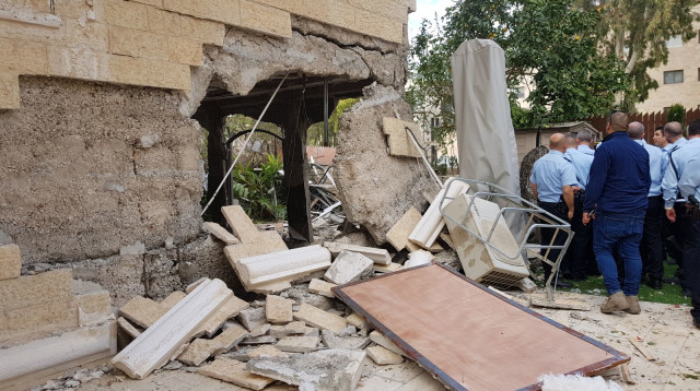 קריסת חניון בירושלים (צילום: מד"א)