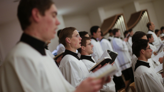 כמרים באיטליה, אילוסטרציה (צילום: רויטרס)