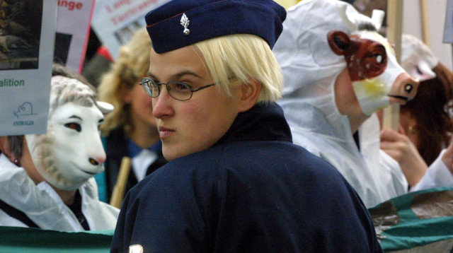 שוטרת בלגית, ארכיון (צילום: AFP)