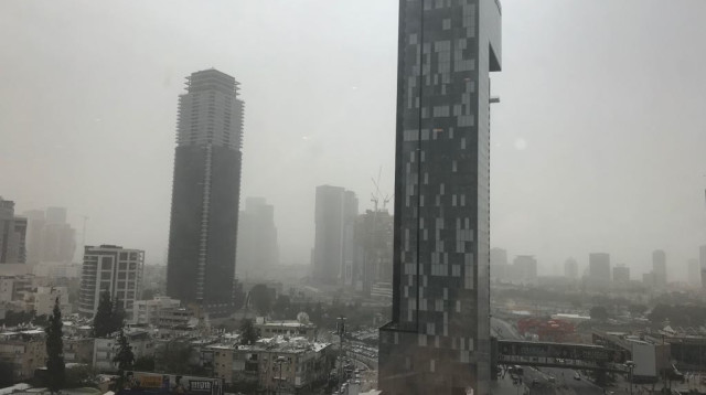 אובך שרבי בתל אביב (צילום: אבשלום ששוני)