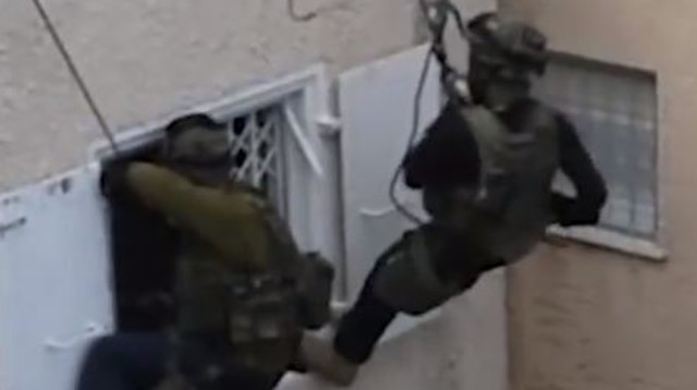 הפריצה לבית בחיפה (צילום: דוברות המשטרה)