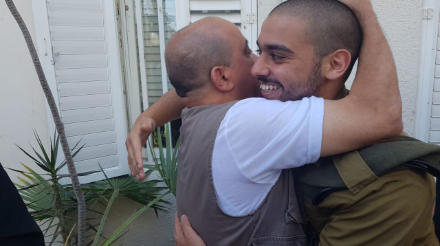 אלאור אזריה לקראת הדיון בבית הדין לערעורים (צילום: טל לב רם)