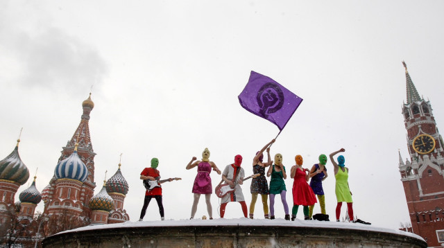 פוסי ריוט (צילום: Alexander SOFEEV)