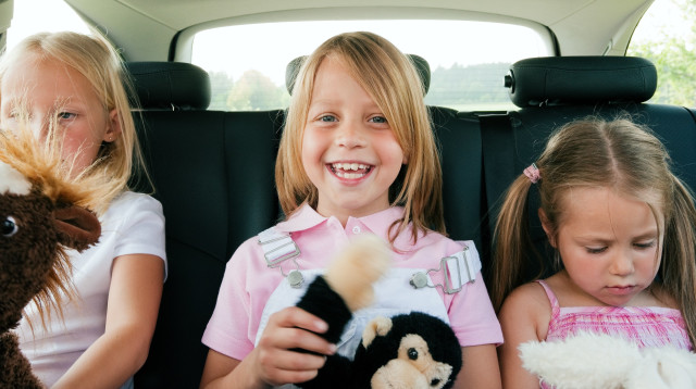 ילדים ברכב (צילום: אינגאימג)