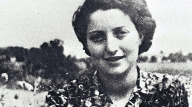 חנה סנש בקיבוץ שדות ים שנת 1939 (צילום: לע"מ)