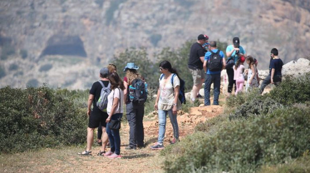 מטיילים בגליל (צילום: אוצרות הגליל)