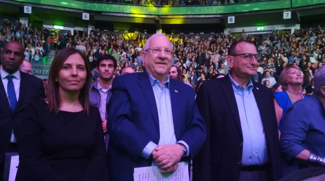 הנשיא ראובן ריבלין וראש עיריית ת"א רון חולדאי (צילום: קולולם)