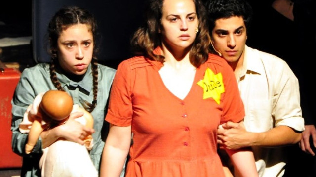 "אפר ואבק": מופע תיאטרלי-מוזיקלי (צילום: באדיבות בית צבי)