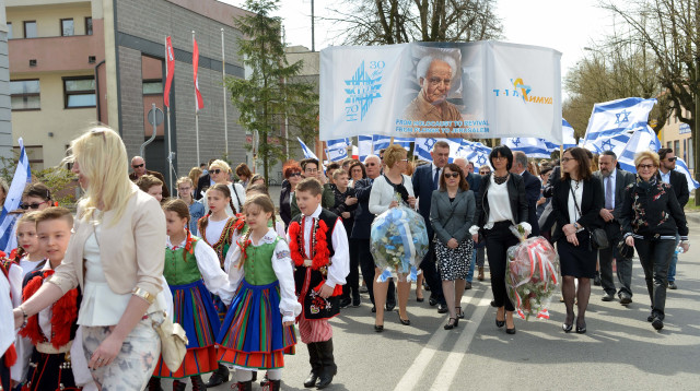 תושבי עיר הולדתו של בן גוריון בצעדה המונית לרגל חגיגות ה-70 למדינת ישראל (צילום: יוסי זליגר)