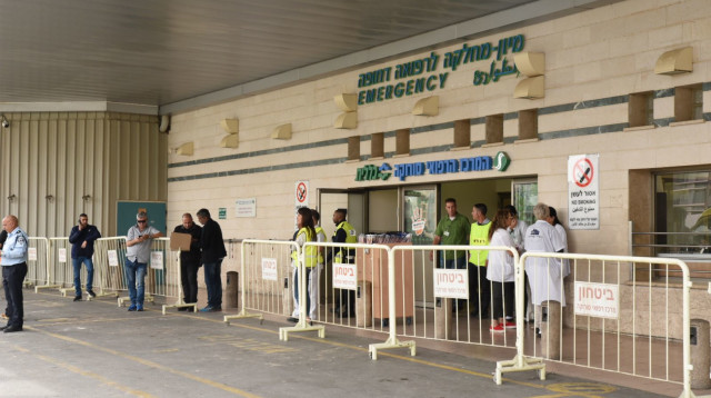 הכניסה לבית החולים סורוקה (צילום: רן דהן/TPS)
