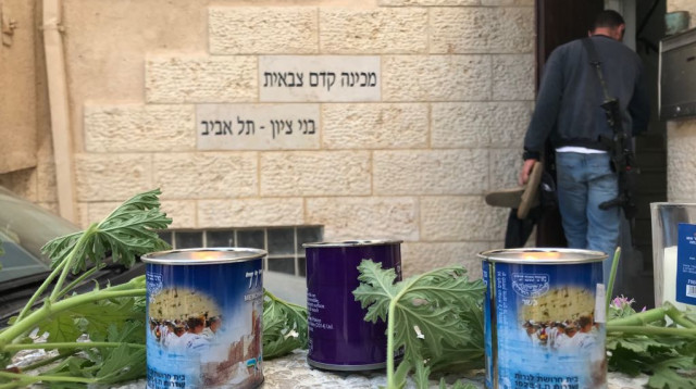 נרות זיכרון במכינת "בני ציון" (צילום: אבשלום ששוני)