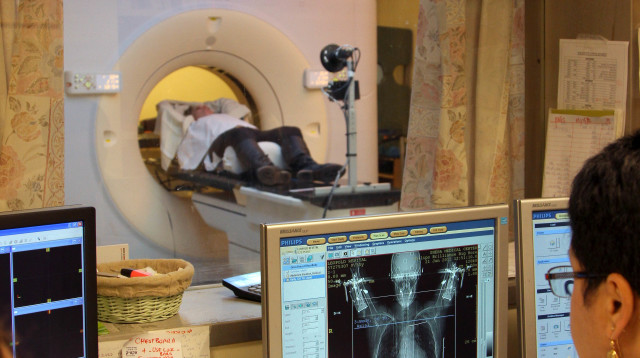 בדיקת CT לסרטן השד  (צילום: חן לאופולד, פלאש 90)