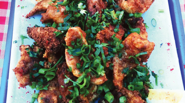 מיקס דגים ב"פיש אנד צ'יפס מרקט" (צילום: אילן שאול)