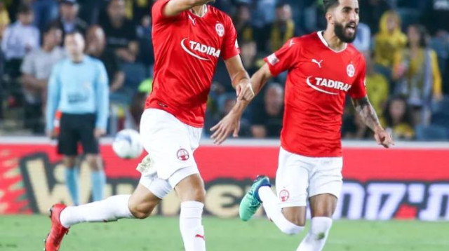 שחקני ב"ש חוגגים (צילום: דני מירון)