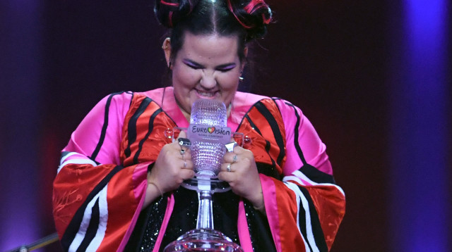 נטע ברזילי זוכה בגמר האירוויזיון (צילום: AFP)