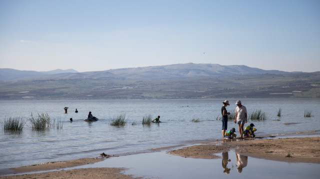 הכנרת מתייבשת (צילום: הדס פרוש , פלאש 90)