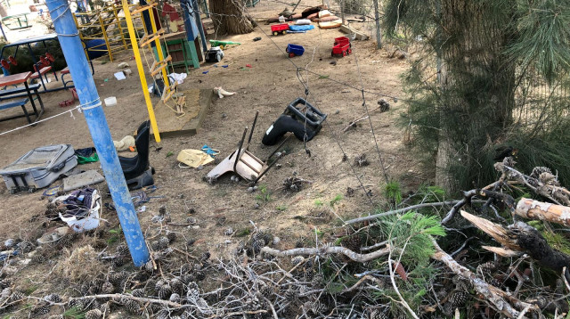 חצר גן הילדים שנפגע מפצמ"ר  (צילום: ידידה הרוש/TPS)