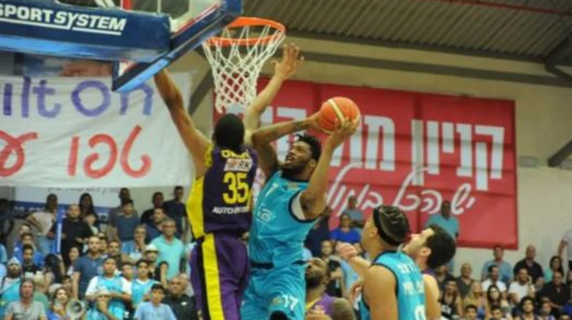 הפועל אילת - הפועל חולון (צילום: מנהלת הליגה בכדורסל)