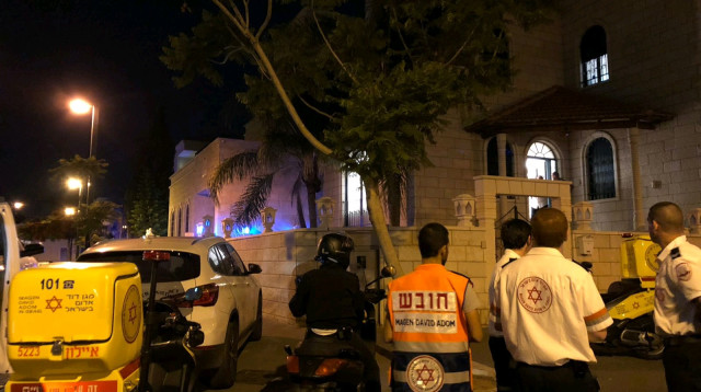 אמבולנס וכוחות רפואה ומד"א  (צילום: דוברות מד"א)