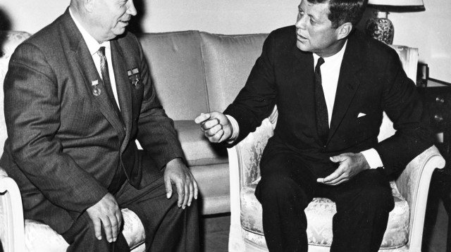 ג'ון קנדי, ניקיטה חרושצ'וב (צילום: רויטרס)