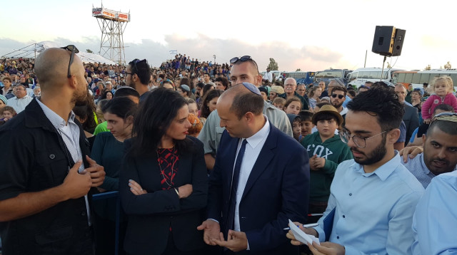 עצרת ההזדהות בנתיב האבות  (צילום: מטה המאבק בנתיב האבות)