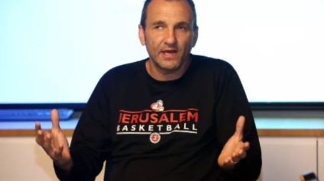 אייל חומסקי (צילום: אודי ציטיאט)