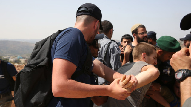 פינוי מאחז תפוח מערב (צילום: אהוד אמיתון - סוכנות תצפית)