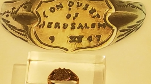 טבעת השייכת לאחד מאנשי הגדודים העבריים (צילום: דוברות משרד הביטחון)