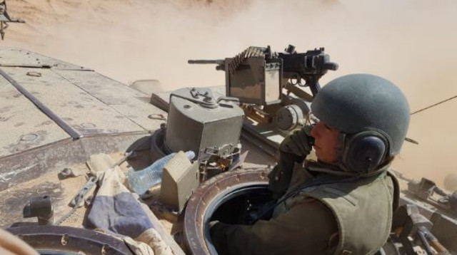 לוחמת בטנק (צילום: דובר צה"ל)