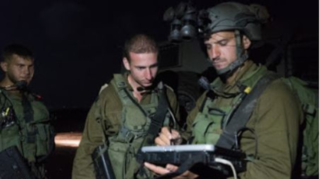 צה"ל מעביר סיוע לפליטים בסוריה (צילום: דובר צה"ל)