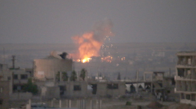 הפצצות בדרעא (צילום: AFP)
