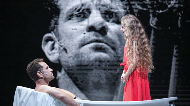 "חפצים חדים" (צילום: ישעיה פיינברג)