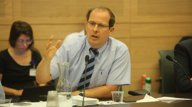 רז נזרי (צילום: מרק ישראל סלם)