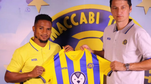 צ'יקו אופואדו ואיביץ' (צילום: האתר הרשמי של מכבי ת"א)