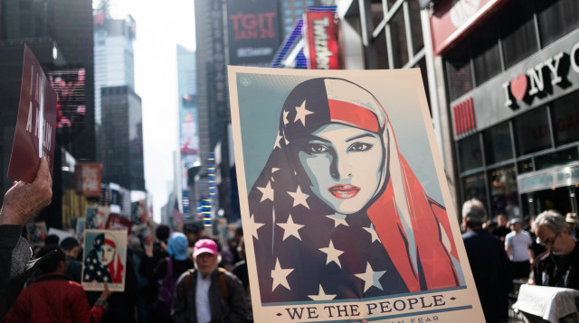 אפקט טראמפ. הפגנה נגד הנשיא במנהטן לפני כשנה (צילום: B.C. Lorio.flickr)