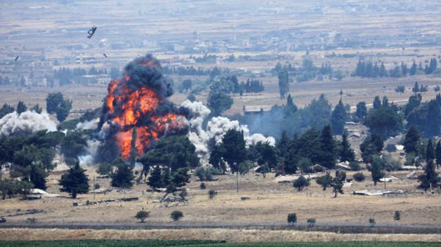 פיצוץ במעבר קוניטרה (צילום: רויטרס)