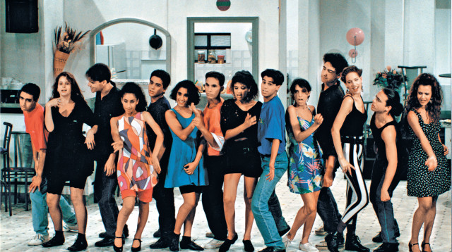 לא כולל שירות, סער פיין (שני מצד ימין) (צילום: יח"צ)