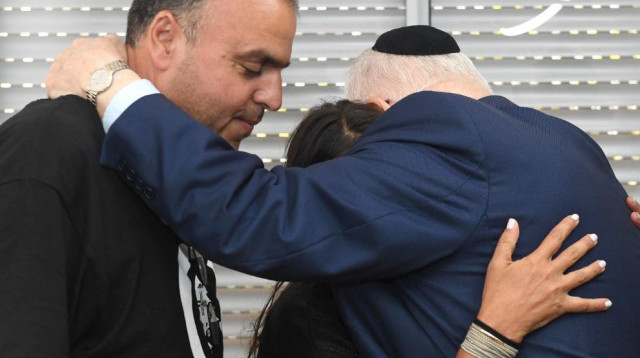 הנשיא ריבלין בבית משפחת סמ"ר לוי  (צילום: מארק ניימן, לע"מ)