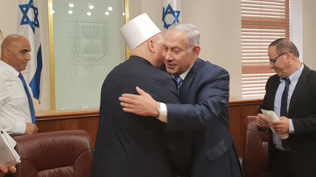 רה"מ נתניהו והשייח' טריף (צילום: תקשורת ראש הממשלה)