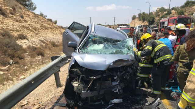 התאונה סמוך לנווה דניאל (צילום: דוברות המשטרה)