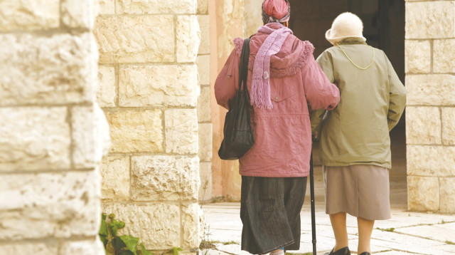 קשישות. למצולמות אין קשר לידיעה (צילום: קובי גדעון, פלאש 90)