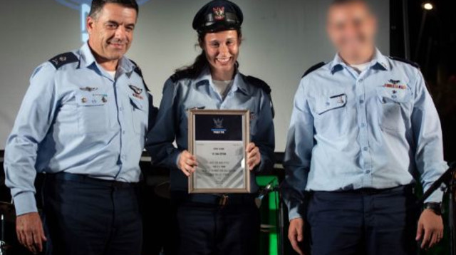 תעודת הערכה לגדוד "היהלום הצפוני"  (צילום: דובר צה"ל)
