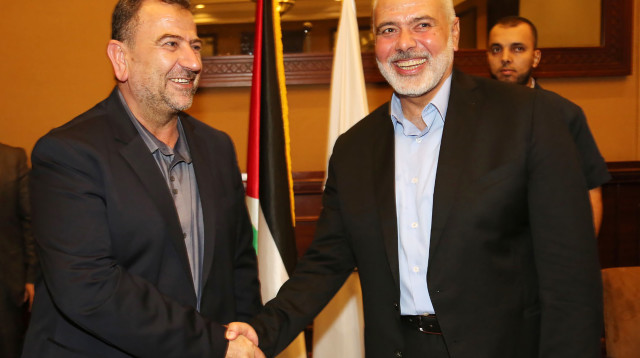 איסמעיל הנייה וסאלח אל-עארורי (צילום: AFP)